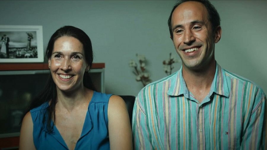 Esther y Sergio, la pareja de novios que se fotografió entre buitres