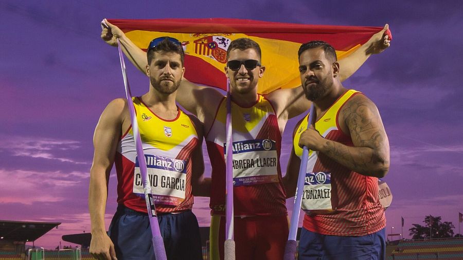 Cabrera participó en los Juegos Paralímpicos de Río 2016, fue campeón de Europa en 2018 y récord del mundo en F12 en 2019