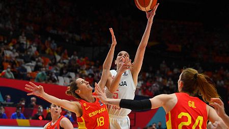 Vasic entra a canasta ante España