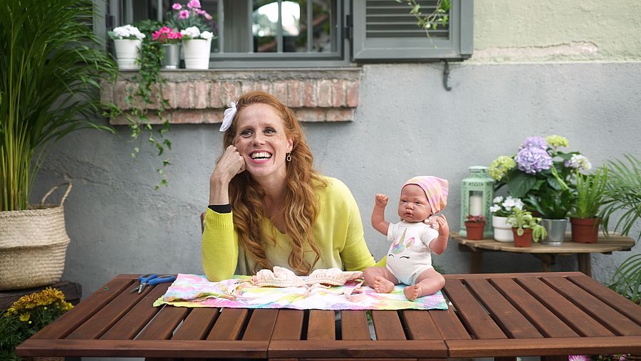 María Resuelve con María Castro - Tie Dye playero -  Pañoletas para bebé con las mangas de una camiseta vieja
