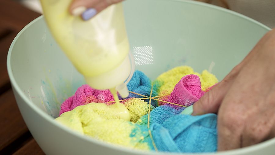 María Resuelve con María Castro - Tie Dye playero - Bol para mezclar pinturas