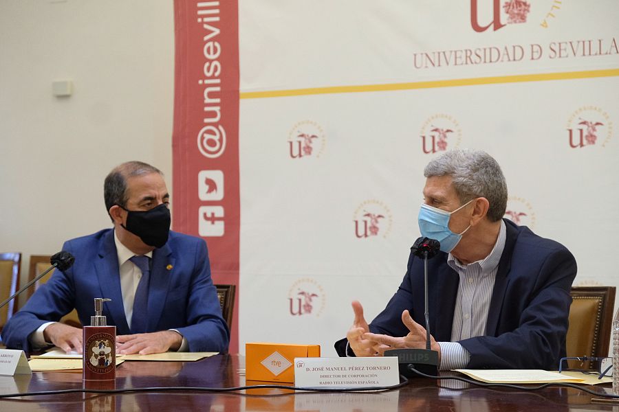 Firma convenio US y RTVE