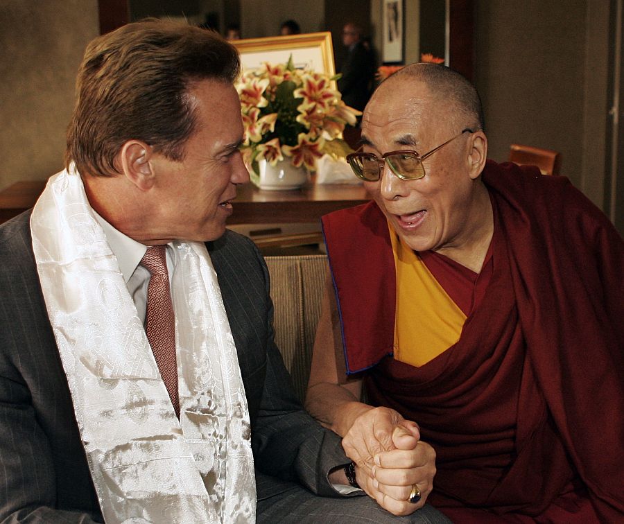 Arnold Schwarzenegger con el Dalai Lama