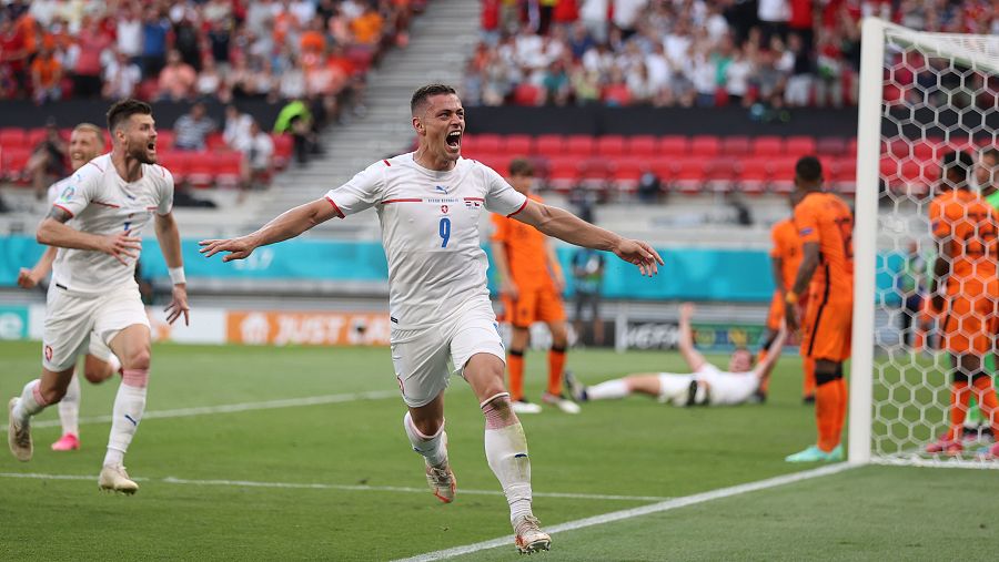 Tomas Holes celebra su gol a Países Bajos en octavos de final de la Eurocopa.