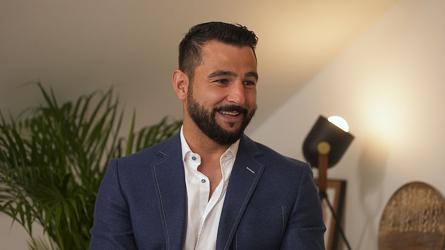 En Confianza con Silvia Congost - Antonio Velázquez - Tipos de Relaciones - Basadas en el amor