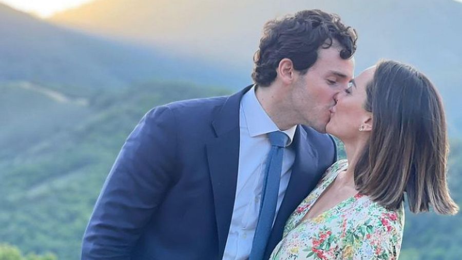 Tamara Falcó e Íñigo Onieva se comen a besos
