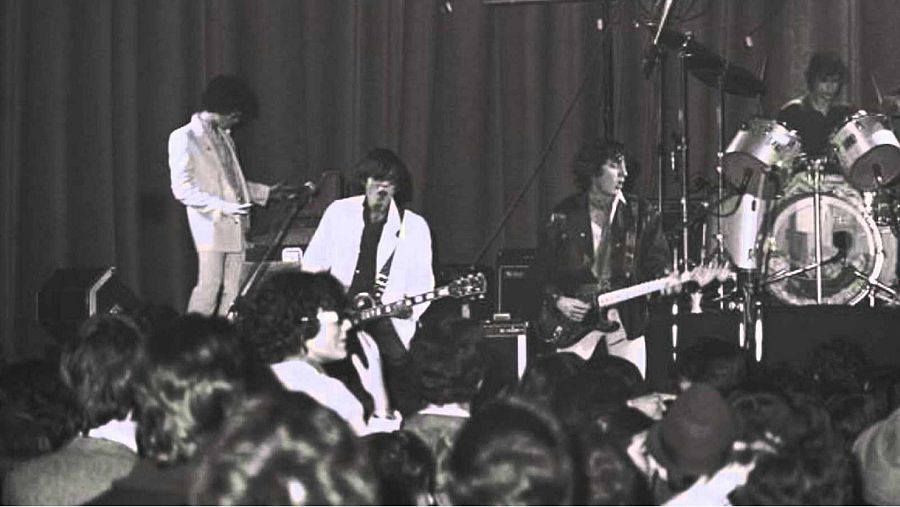 Imágen de uno de los muchos grupos que tocaron en el homenaje a Canito