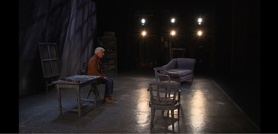 José Sacristán actuando en una obra de teatro