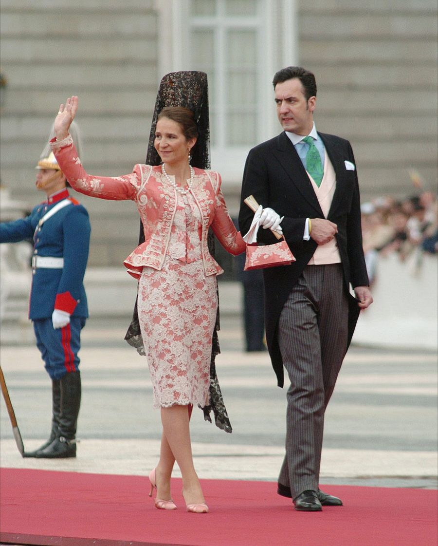 La infanta Elena en la boda del rey Felipe y doña Letizia