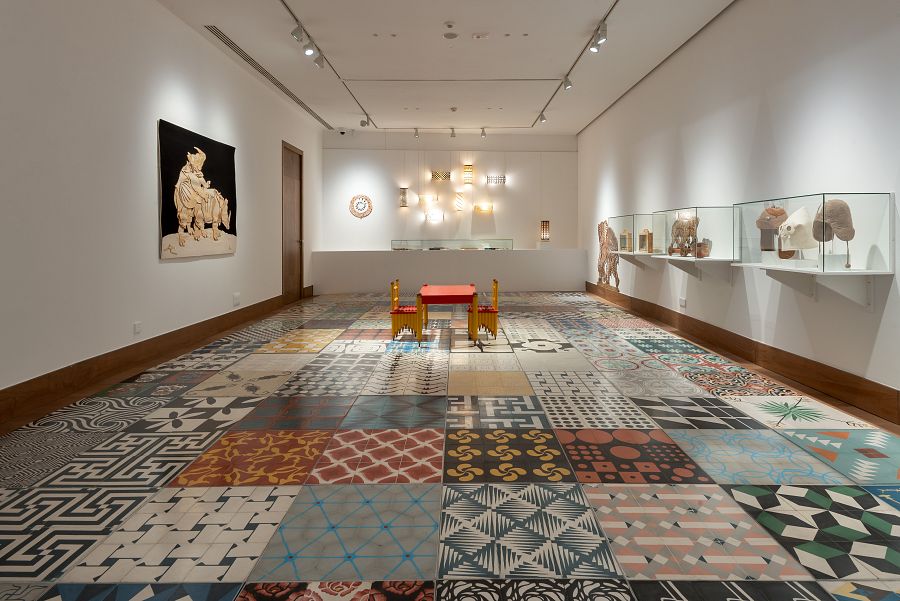 La multiplicidad de materiales y formatos caracterian la obra de Toledo.