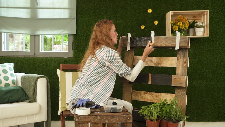 María Resuelve con María Castro - Jardinera en casa - Hierbas aromáticas- Palet de madera