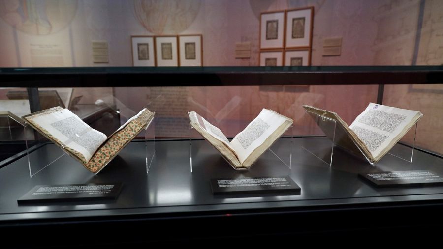 En la Biblioteca Nacional de España se realizan exposiciones como la de 'Dante Alighieri en la BNE: 700 años entre infierno y paraíso', en junio de 2021