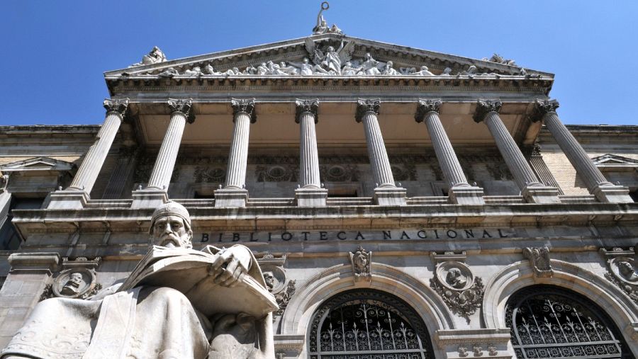 La Biblioteca Nacional de España tiene la misión de recoger y conservar el patrimonio bibliográfico del país