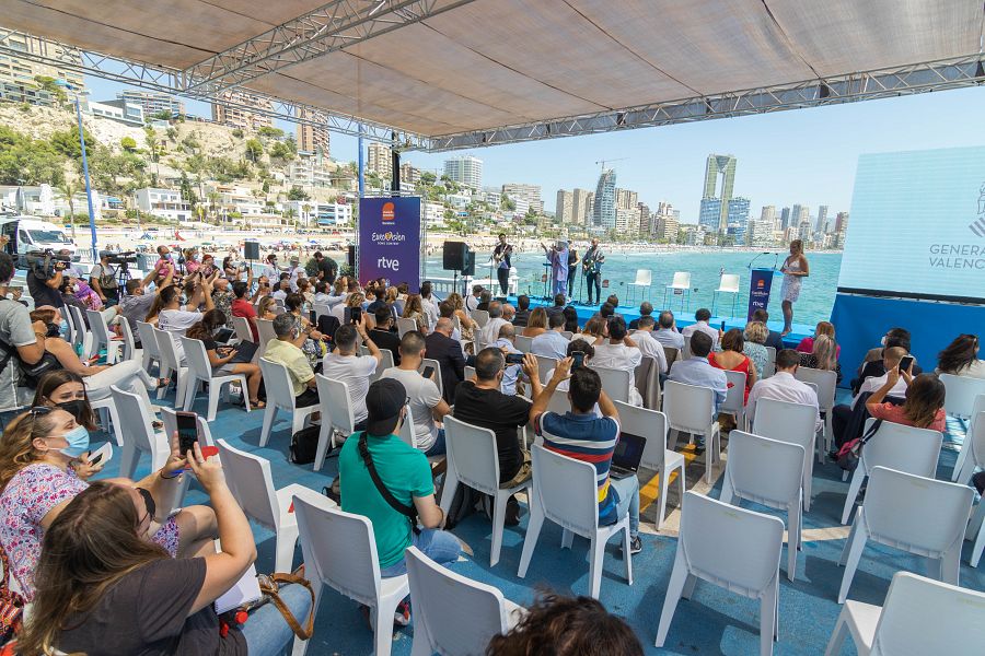 MAría Eizaguirre, directora de Comunicación y Participación de RTVE, presentó el evento.