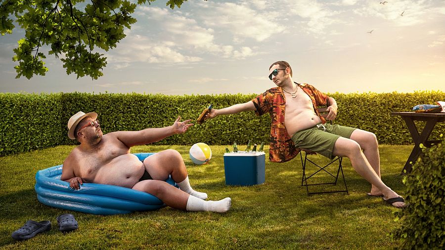 cerveza amigos jardin