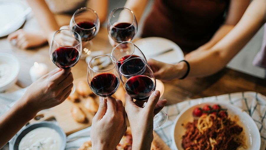 brindis copas vino