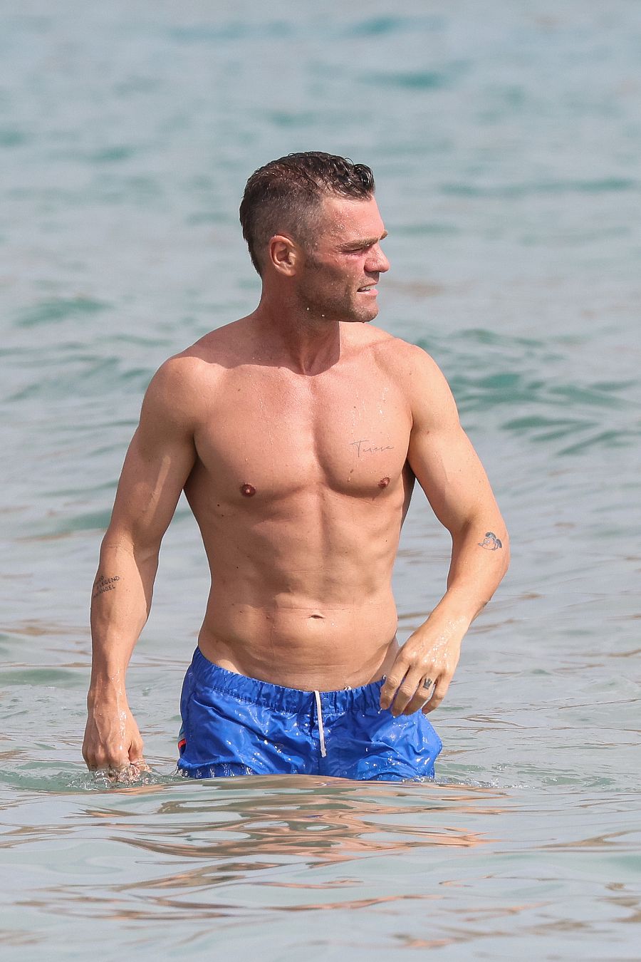 Cerrado.FONSI NIETO DISFRUTA DE UNAS VACACIONES EN FAMILIA CON MARTA CASTRO Y SU HIJO JUGO