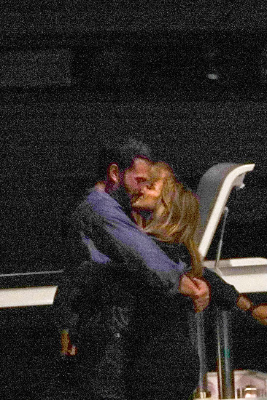 Jennifer López y Ben Affleck en Saint-Tropez el 24 de julio, tras celebrar el cumpleaños de ella en un restaurante