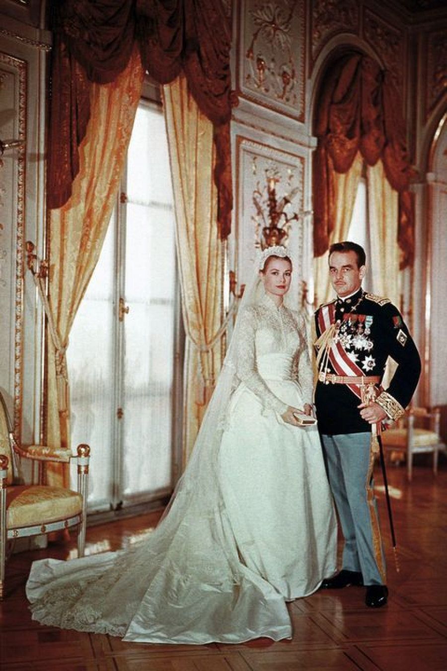 Grace Kelly en su boda con Rainiero de Mónaco