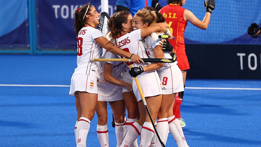 España celebra el primer tanto del partido