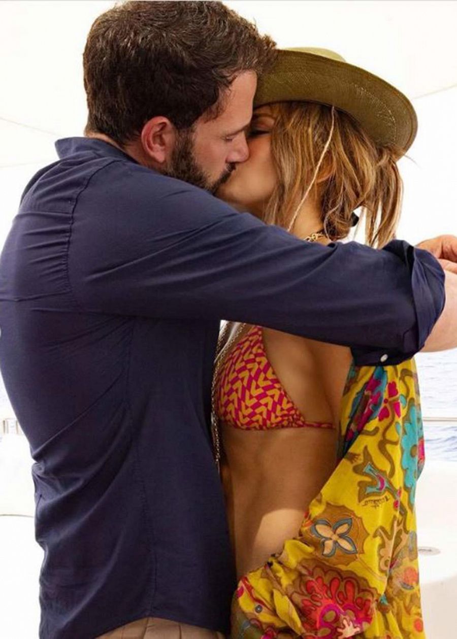 Beso entre Jennifer López y Ben Affleck