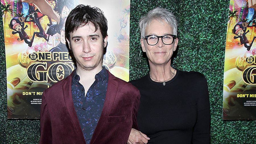 La actriz Jamie Lee Curtis junto a su hijo Thomas antes de iniciar la transición a mujer