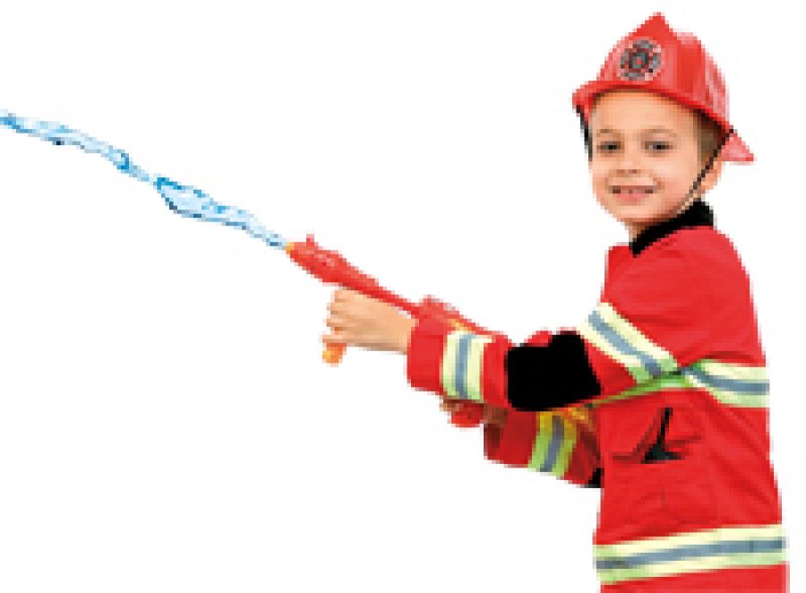 Revista Clan Septiembre 2021 - Niño con regalo lanzachorros de agua