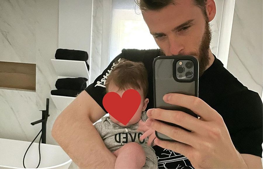 El guardameta David de Gea presume de hija