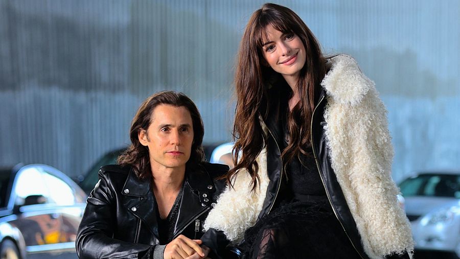 Jared Leto con Anne Hathaway