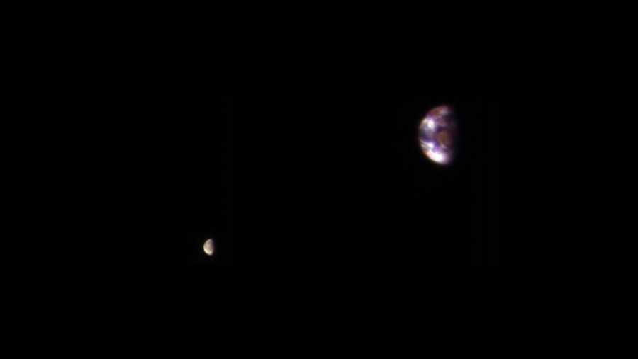 Imagen de la Tierra y su luna, desde el telescopio más poderoso que orbita Marte.