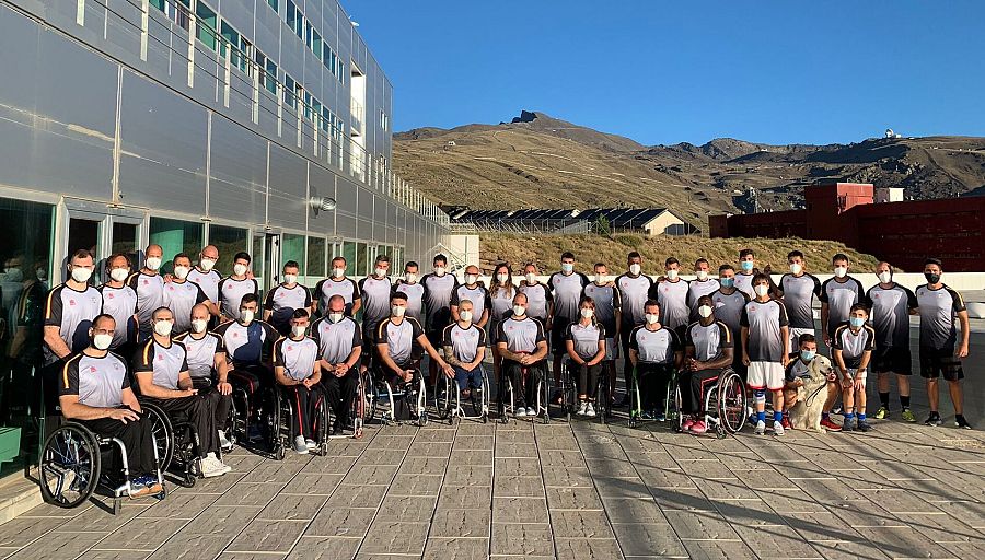 Sierra Nevada acogió al baloncesto en silla de ruedas, el triatlon y el fútbol