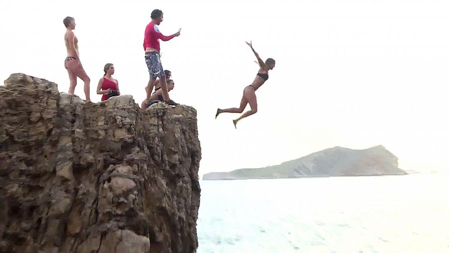 La sensacion de saltar desde un acantilado, en Ibiza