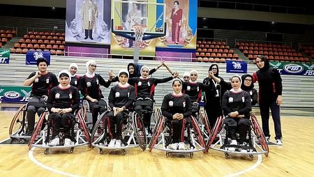 Nilofar lucha por ayudar a otras mujeres con discapacidad