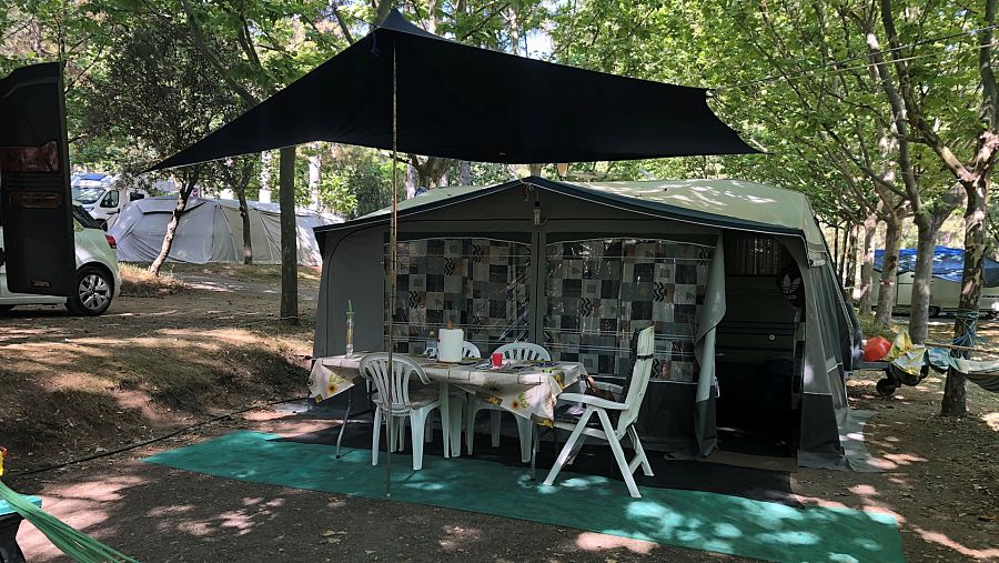 Muchos usuarios de autocaravanas eligen como destino el camping.