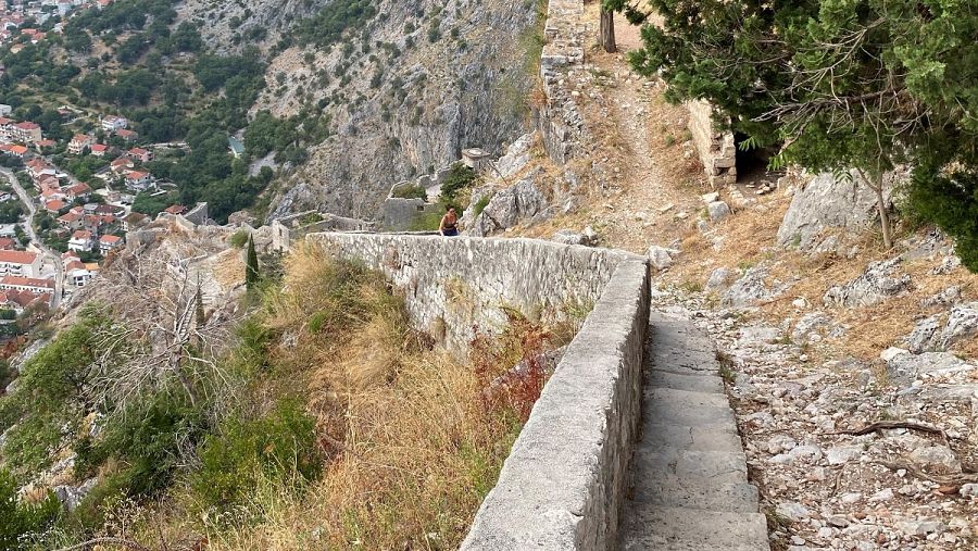 Escalones de la muralla de Kotor