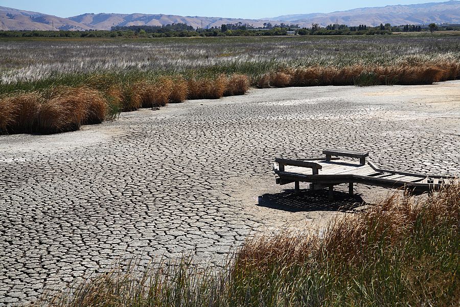 Muelle seco debido a la sequía y altas temperaturas
