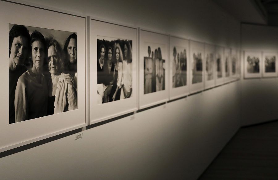 Nicholas Nixon fotografía a las hermanas Brown desde 1975