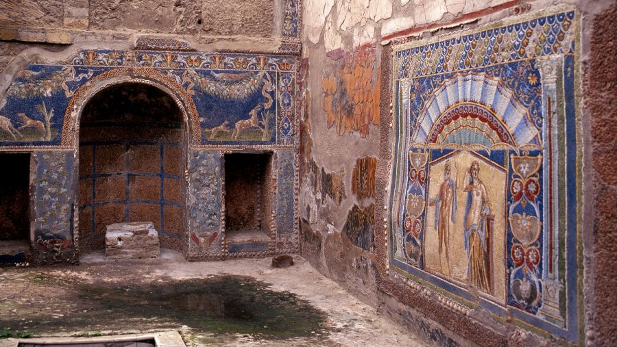 Mosaicos en el interior de una de las casas de Herculano