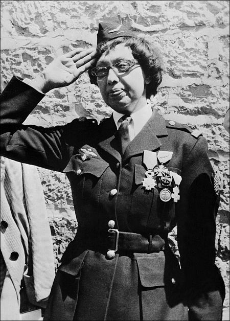 Josephine Baker recibió la Legión de Honor y la Cruz de Guerra en 1961