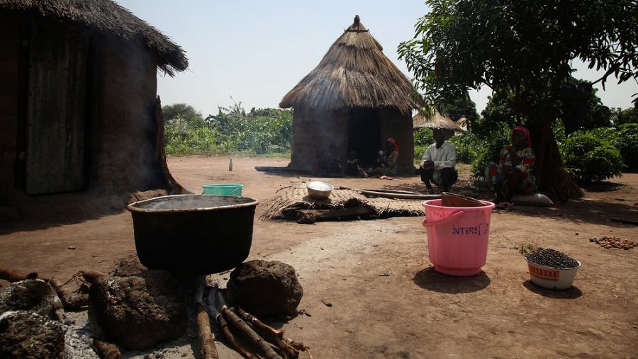 Aspecto de una calle de la localidad rural de Kabo, en República Centroafricana.