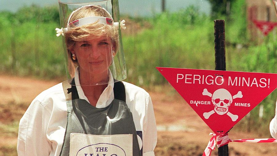 Diana viajó hasta Angola para dar voz al peligro de las minas antipersona