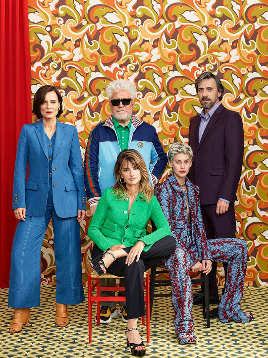 Aitana Sánchez-Gijón, Pedro Almodóvar, Israle Elejalde, Penélope Cruz y Milena Smit, el reparto de 'Madres paralelas' (2021)