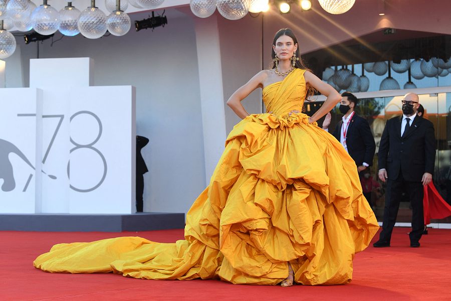 Bianca Balti en la premiere de 'Madres paralelas'