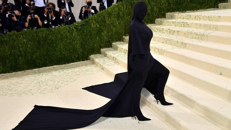 Kim Kardashian llega para la Met Gala 2021 en el Museo Metropolitano de Arte el 13 de septiembre de 2021 en Nueva York.