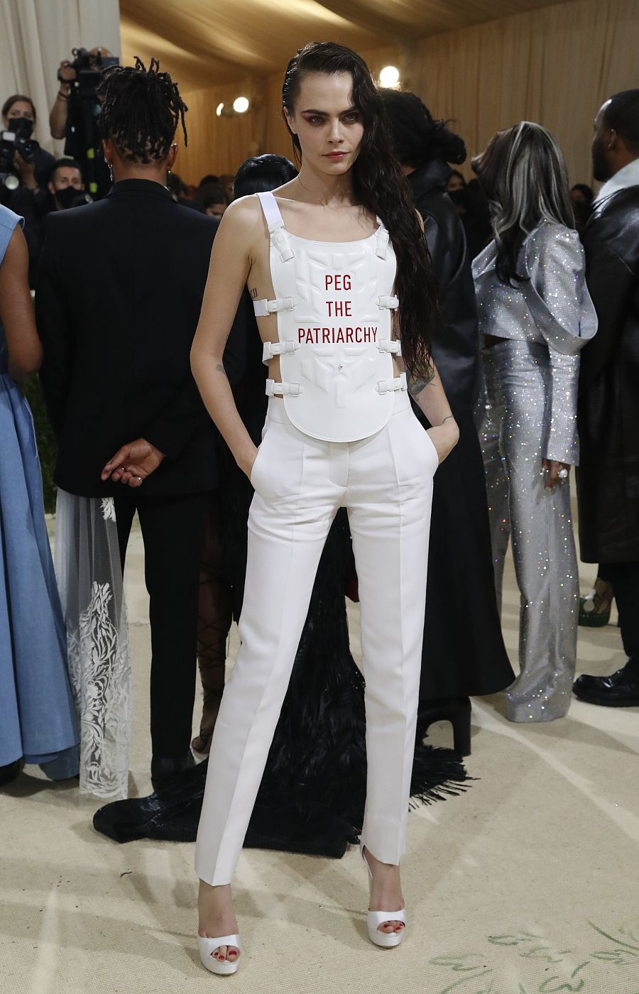 Cara Delevigne en la gala del Met 2021