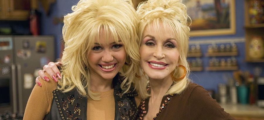 Miley Cyrus y Dolly Parton en 'Hannah Montana'
