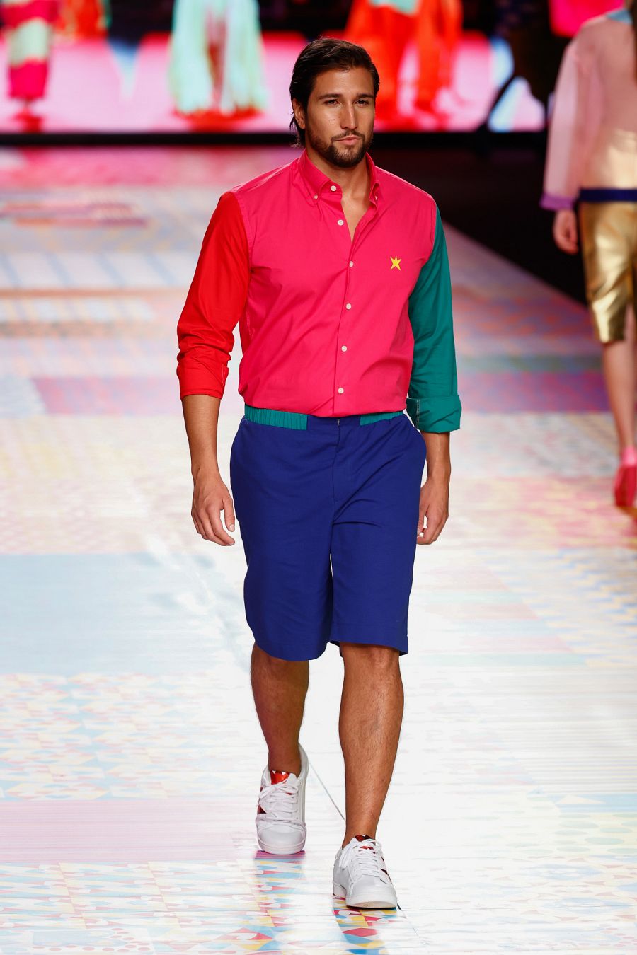 Gianmarco Onestini desfilando para Ágatha Ruiz de la Prada