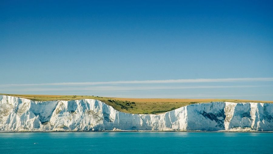 Vista de los acantilados de Dover desde el mar