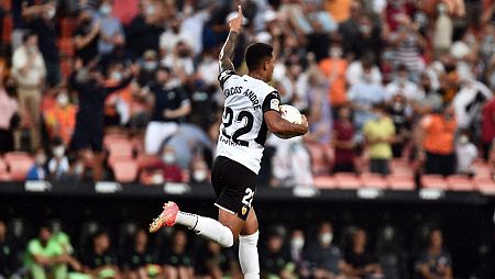 Marcos André celebra el gol del empate del Valencia.