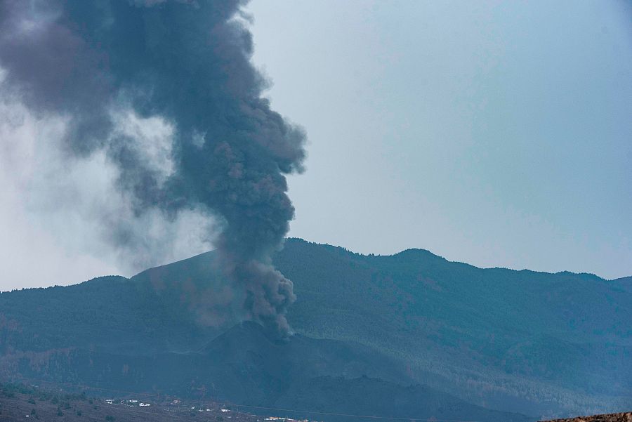 La erupción volcánica de La Palma continúa activa